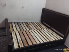 King Size wooden Bed with Mattress 0