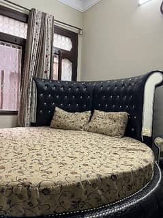 round double bed