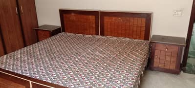 Bed Set with Dressing Table and 2 Side Tables 0