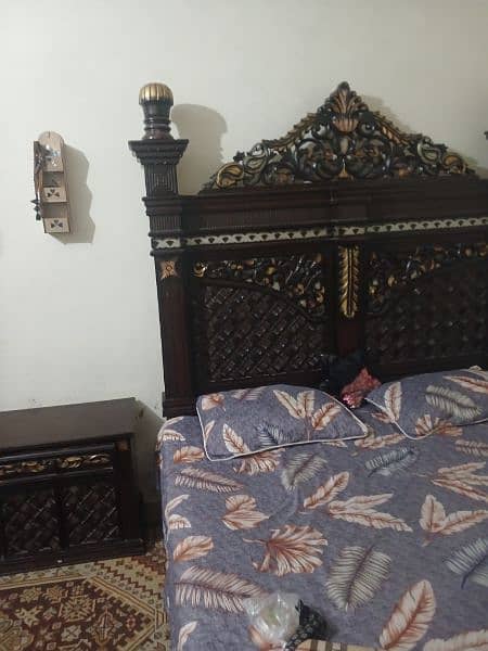 pure chinoti wooden bed set 1
