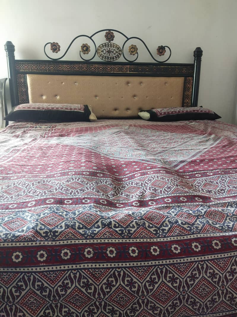 Iron king size double bed 0