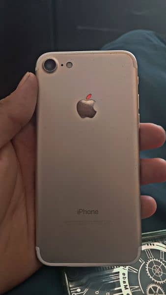 IPHONE 7 NON PTA BYPASS FOR SALE 32 GB MEMORY 3