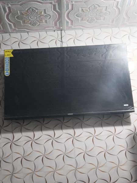 im selling lcd 65 inch 0