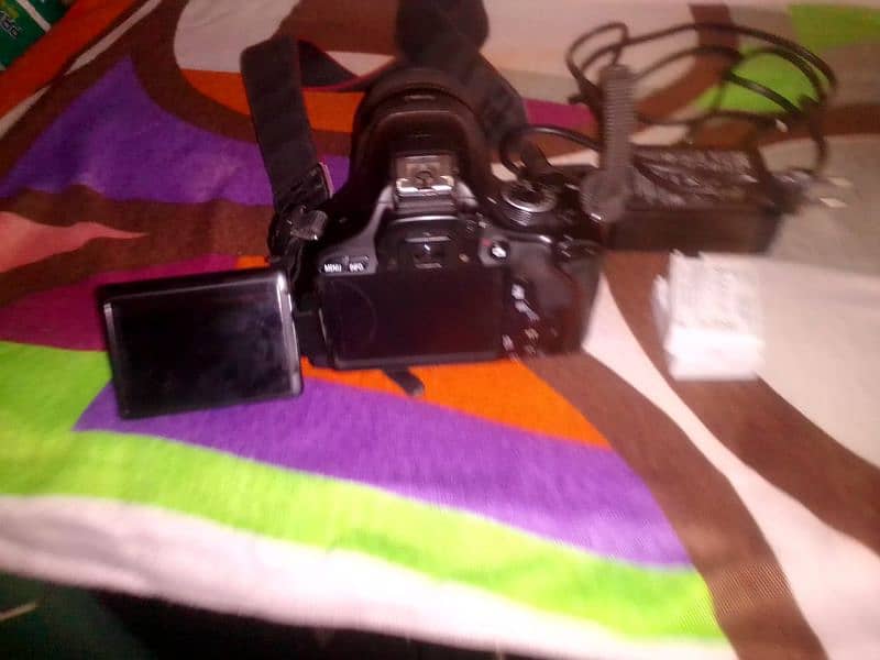 Canon 600D for sale With 2 Bettry 1 Chrger and lenz 18_135 0