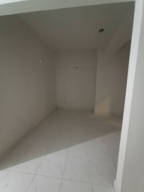 Grey Noor Tower 3 Bed DD Flat Available For Rent 4