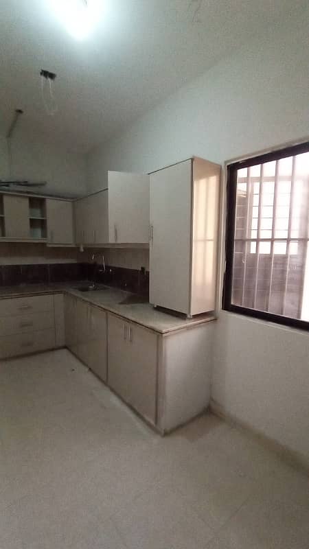 120 Yrd Banglow Available For Rent 10