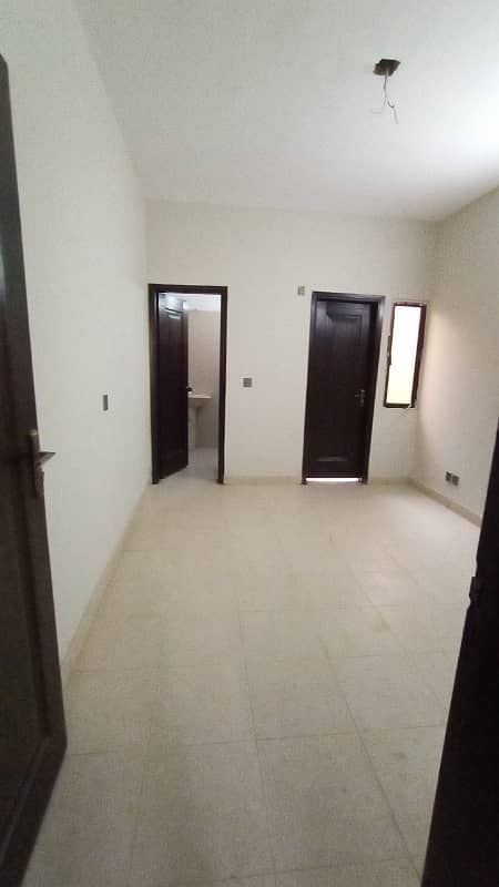 120 Yrd Banglow Available For Rent 18