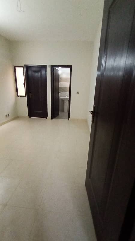 120 Yrd Banglow Available For Rent 20