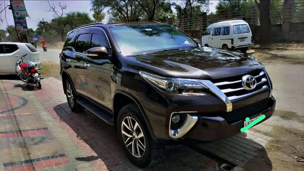 Fortuner 2017 model totaly genuine Serious person contact me 11