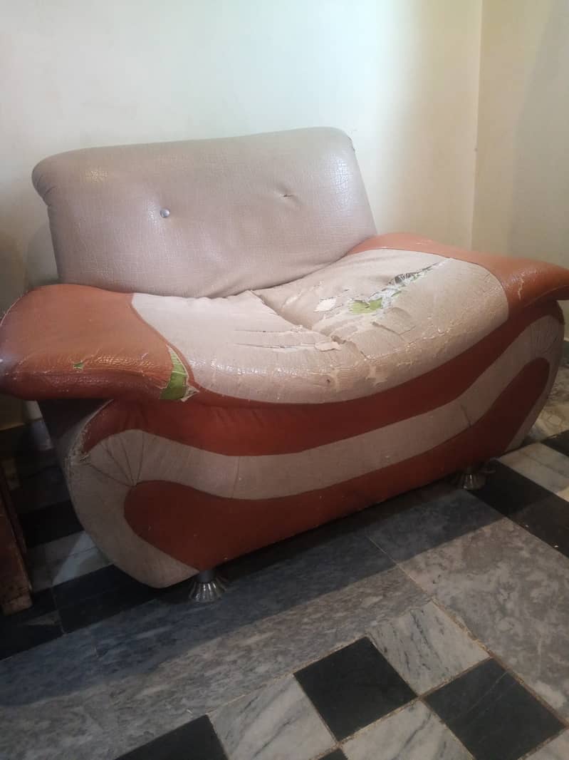 Used 5 seater new style sofa 5