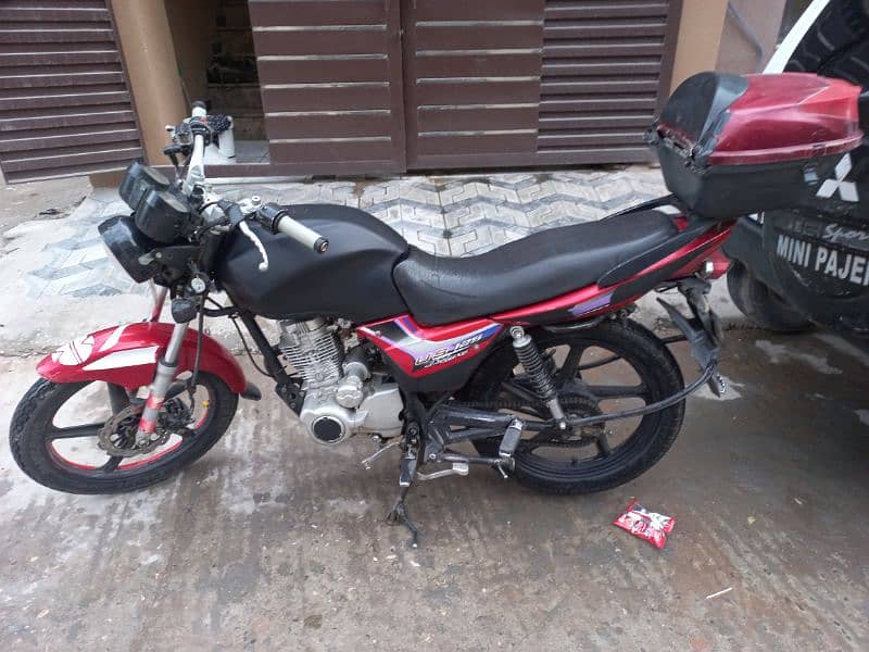 deluxe 125  united good condition 3