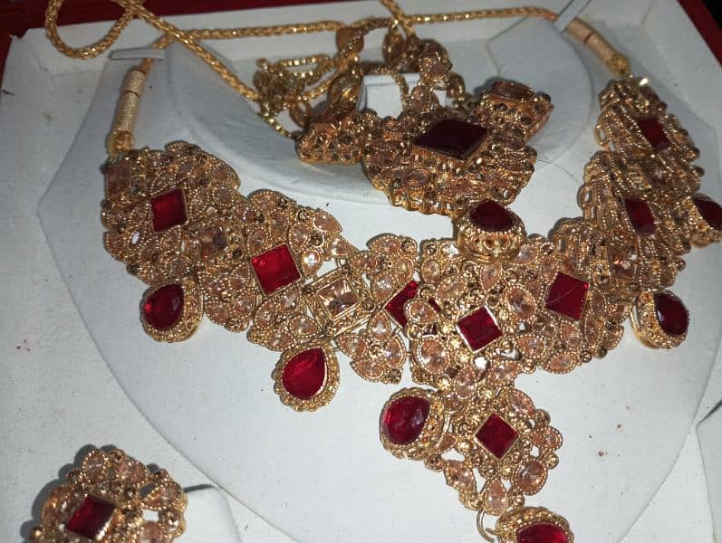 Bridal jewellery. 2
