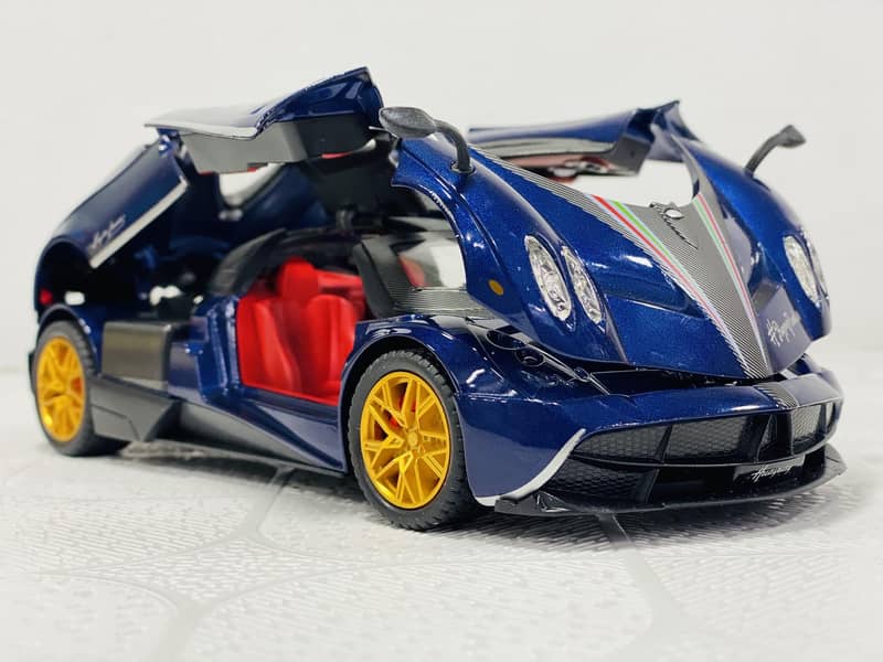 Pagani Huayra Alloy Sports Model Simulation Diecast Car 11