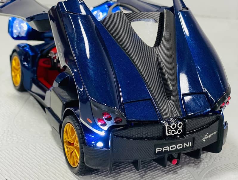 Pagani Huayra Alloy Sports Model Simulation Diecast Car 15
