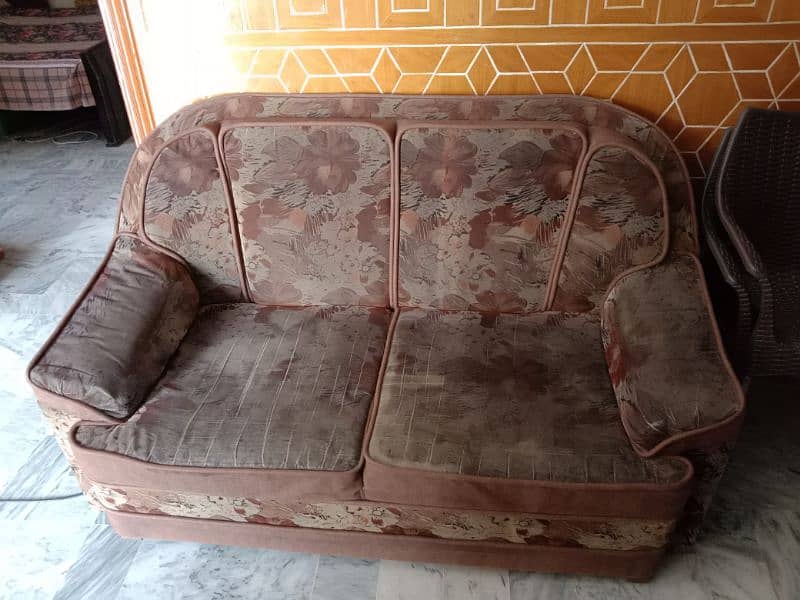 Used Sofa in Good Condition 2