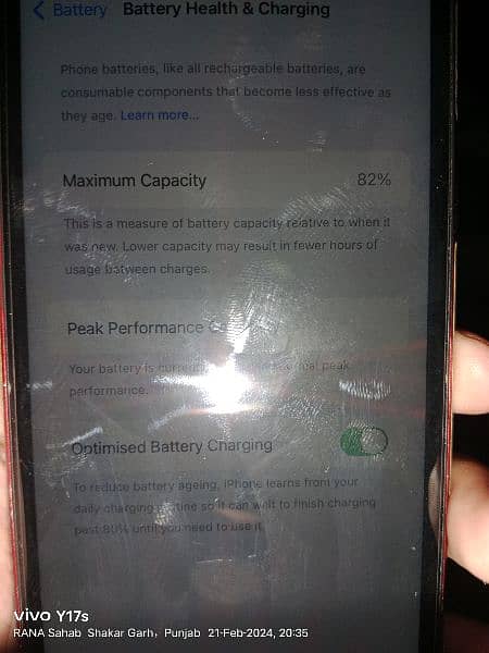 Iphone XR Battery health 82 memory 64 GB 6