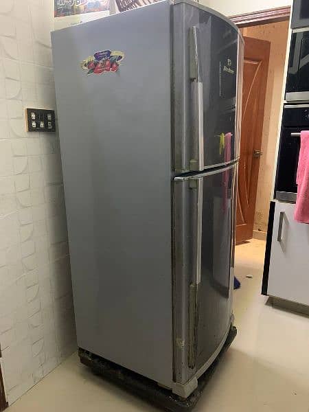 Dawlance Refrigerator 10cft & microwave 1