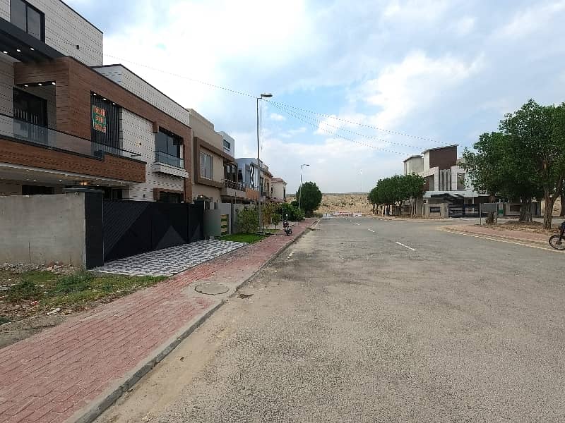 Ready To Buy A House 10 Marla In Bahria Town - Overseas Extension 3
