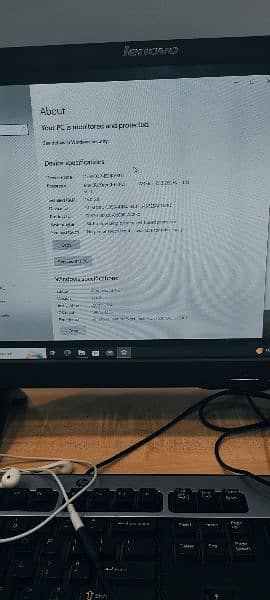 selling my PC ,with Lenovo lcd 5