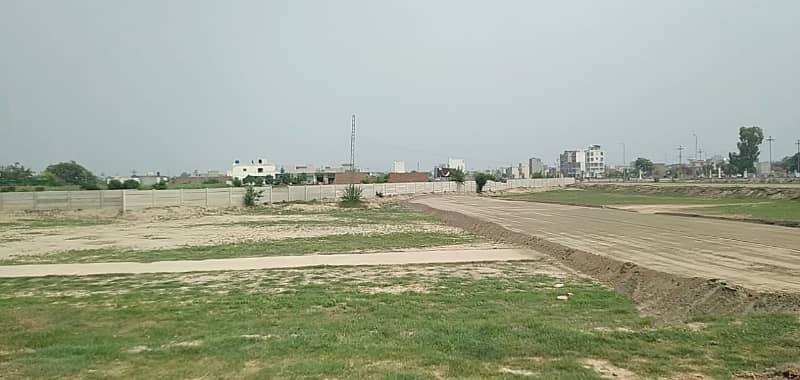 5 Marla INVESTMENT PURPOSE Transfer Free Plot For Sale in Park View City Lahore 2
