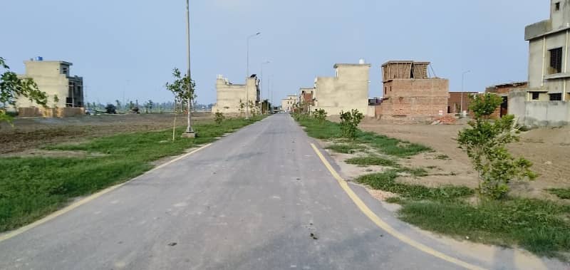 5 Marla INVESTMENT PURPOSE Transfer Free Plot For Sale in Park View City Lahore 3