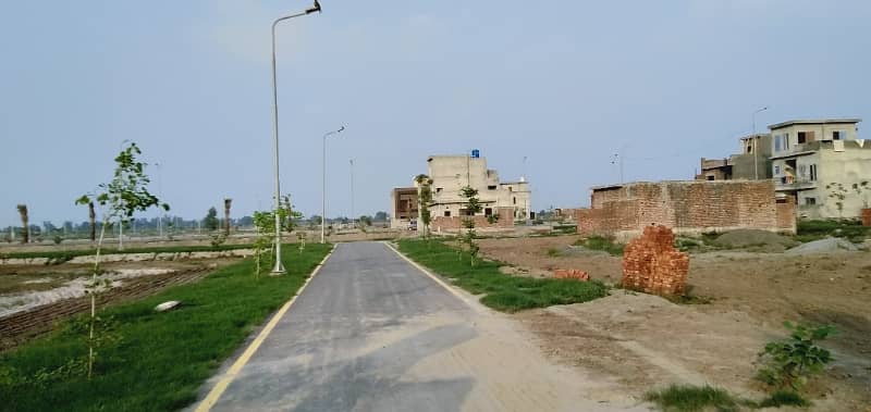 5 Marla INVESTMENT PURPOSE Transfer Free Plot For Sale in Park View City Lahore 6