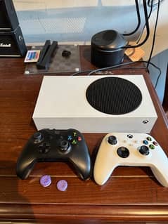xbox series s 512gb with controllers