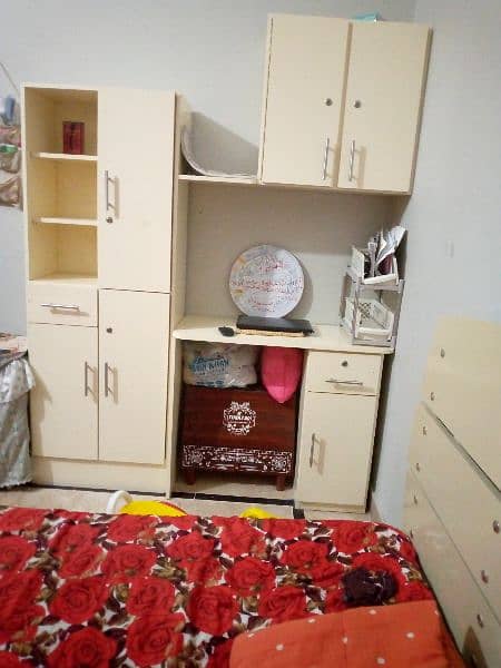 Queen size bed and computer with study table 0