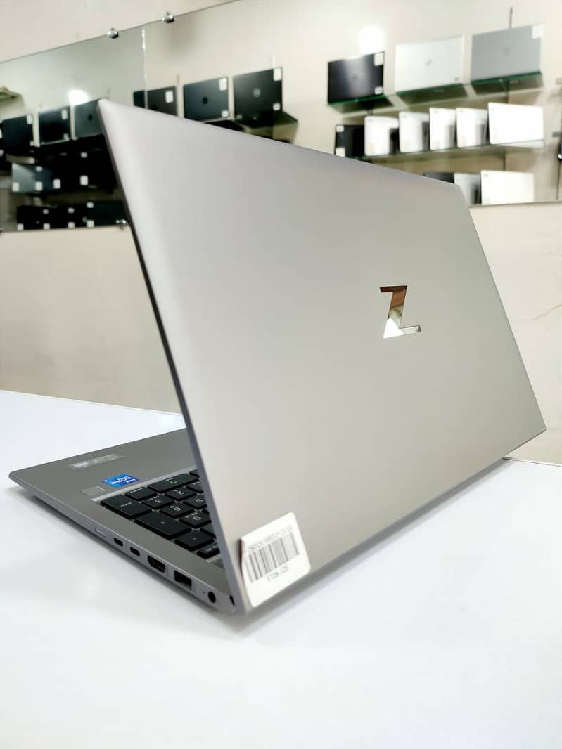 HP ZBook Firefly G8 15.6" Mobile Workstation| Intel Core i7 (11th Gen) 4
