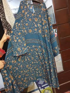 selling different beautiful printed abayas with stallers condition new