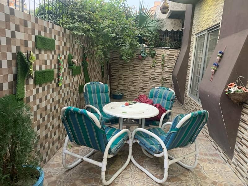 10 MARLA HOUSE FOR SALE IN HOT LOCATION OF IQBAL TOWN 3