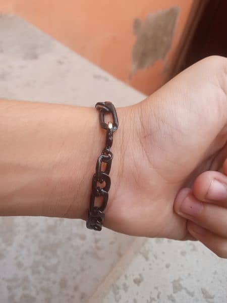 metal bracelet black colour 3