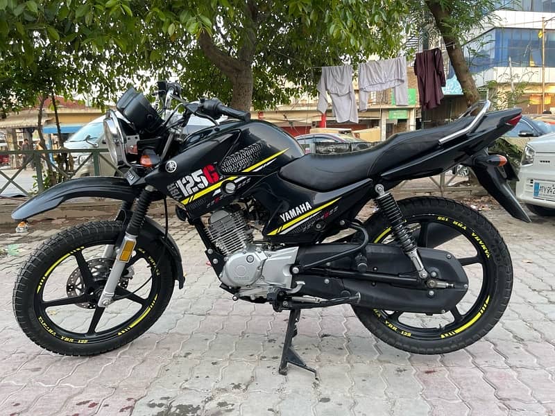 Yamaha YBR 125 G, 2022 Model with Special Number 4