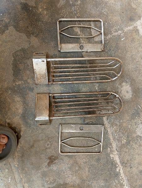 fuel tank  foot rest and silencer patri for sale 2