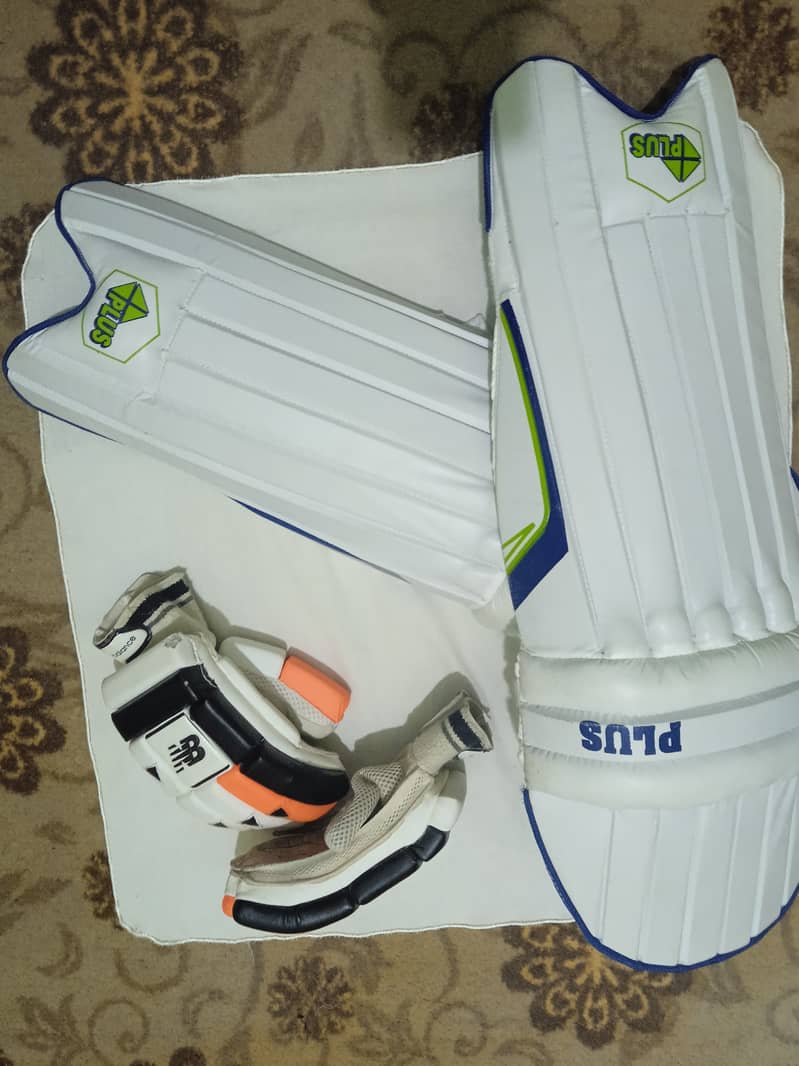 Top quality cricket kit in low price urgent need of money 0