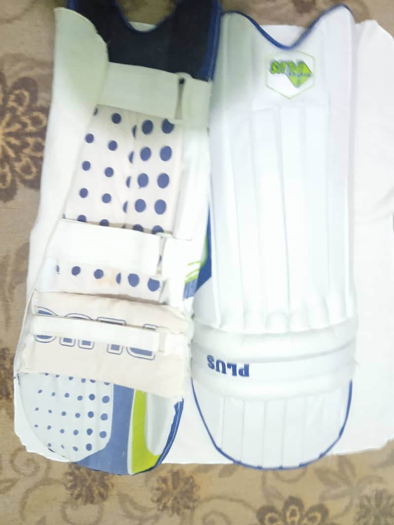 Top quality cricket kit in low price urgent need of money 1