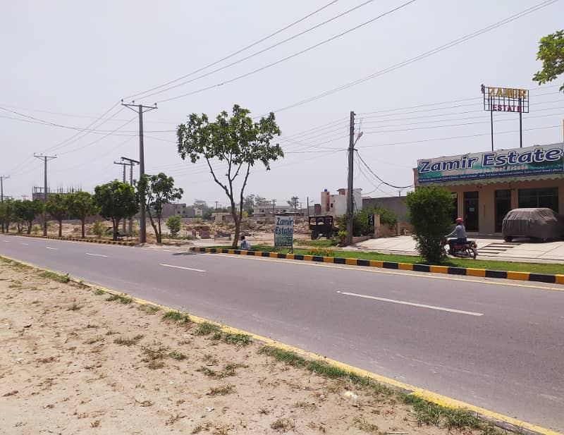 1 KANAL PLOT BLOCK E 150 Feet Road SPECIALLY FOR COMMERCIAL ACTIVITIES SECURE YOUR INVESTMENT IN RITE TIME 4