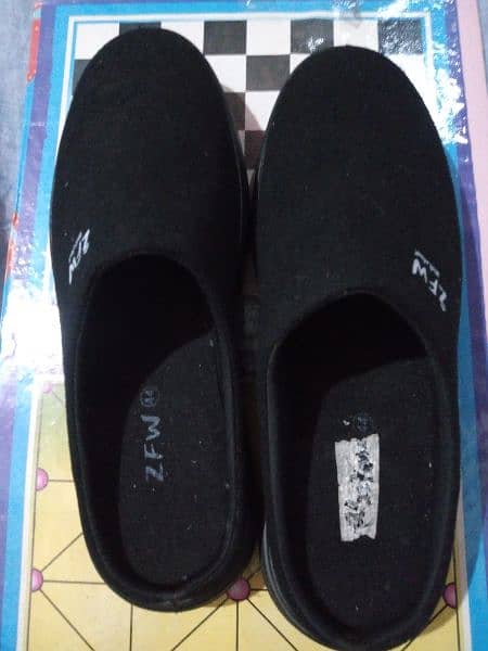 ZFE(walk ahead ) best quality smooth slippers . size 10 0