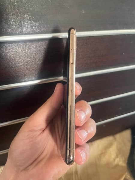 selling iphone XS 256 gold dual approved 2
