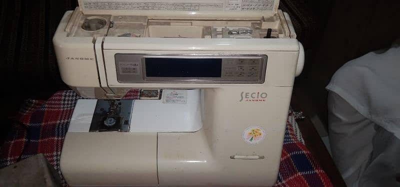 sewing and embroidery automatic machine 4