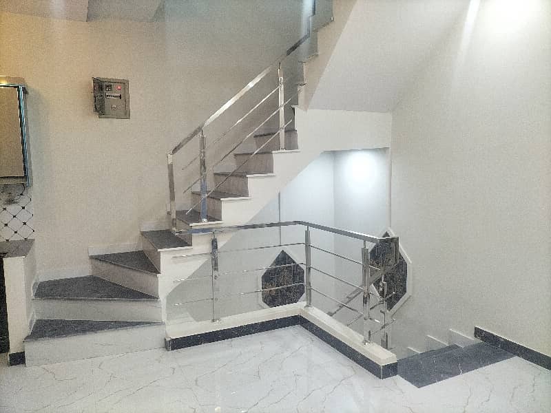 4 Marla brand new house For Sale in hamza towne phase 2 good lotion 19