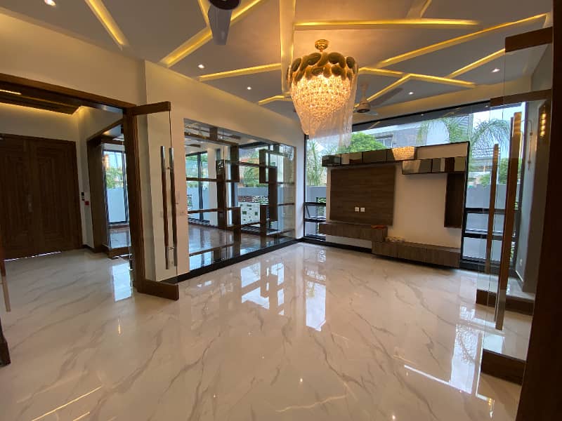 Iconic 10 Marla Bungalow For Sale In DHA Phase 7 9
