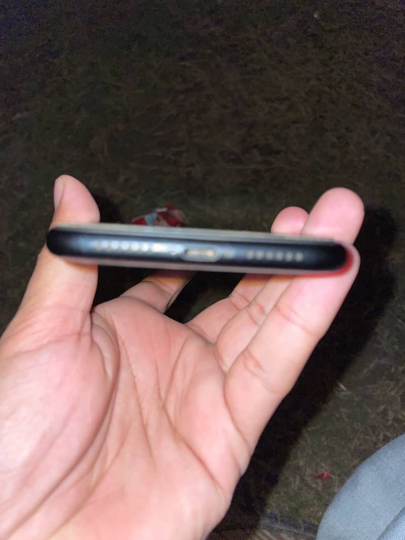 iPhone XR (Non-PTA) Black 2