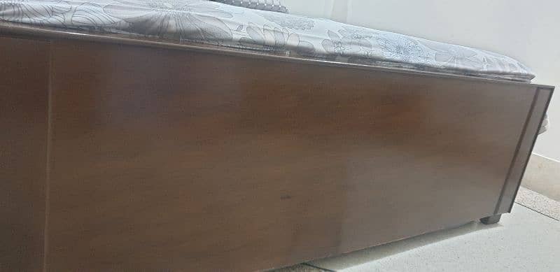 King size bed set with 2 side tables and dressing table 3