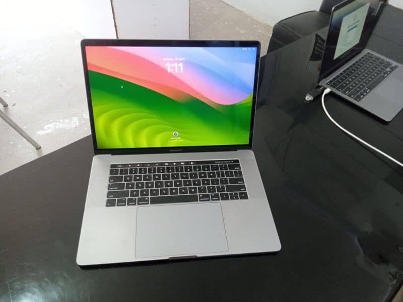 APPLE MACBOOK PRO 2012 TO 2024 ALL MODEL AVAILABLE 10/10 condition 0