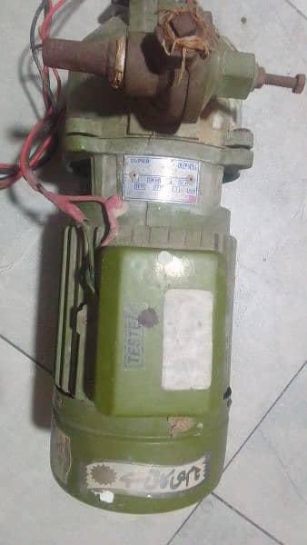 Used Deep Well Water Pump in Excellent Condition 3
