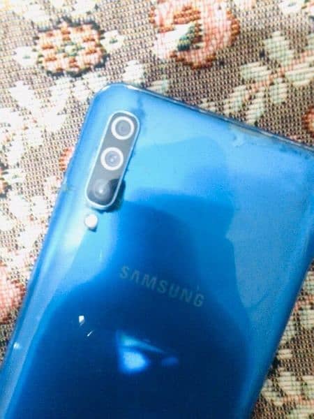 Samsung Galaxy a50 128 gb 3
