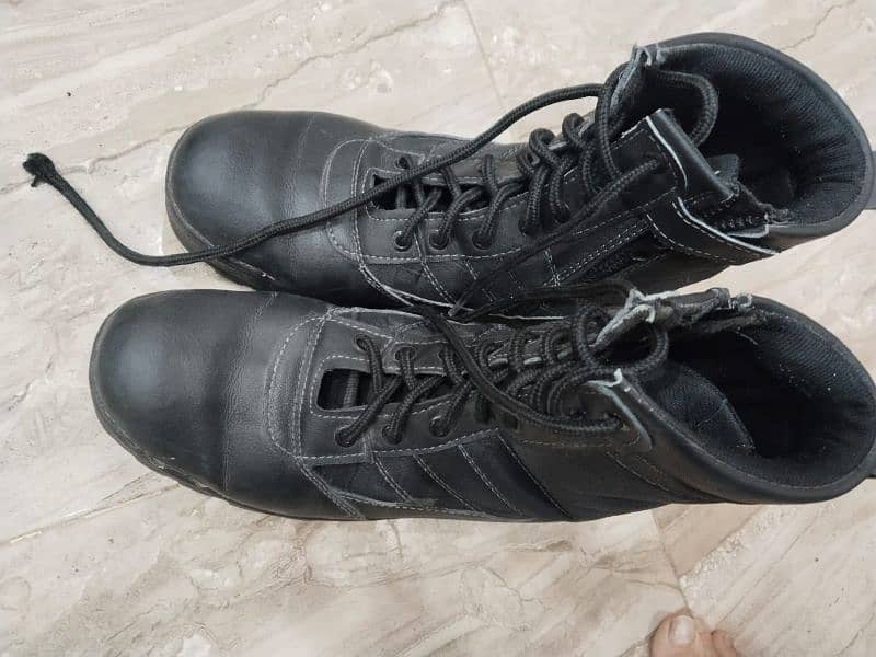 two pairs of army shoes for  13 to 16 age boys 1