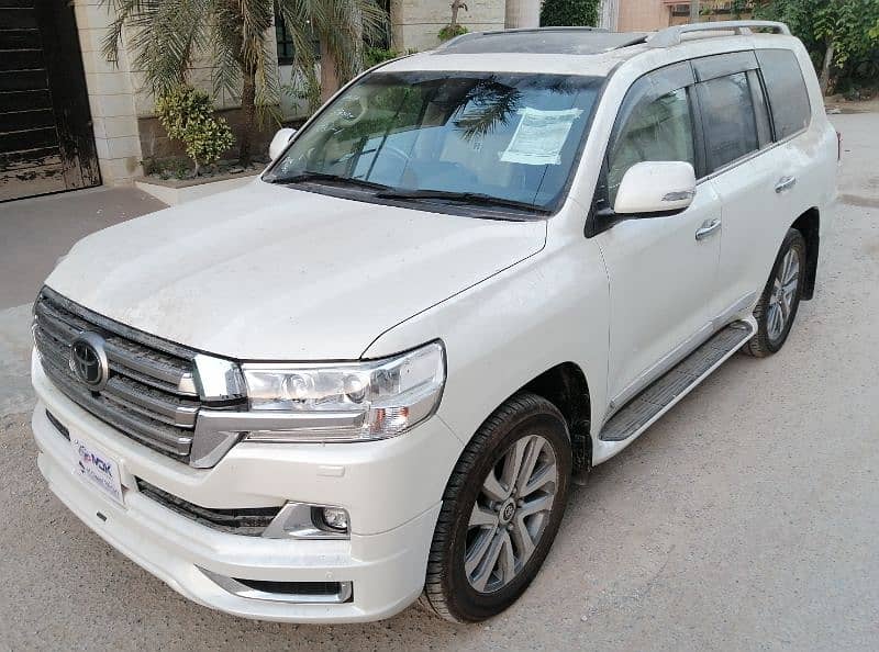 TOYOTA LAND CRUISER ZX (V8) 4.6 TOP OF THE LINE VARIANT
MODEL 2018 4