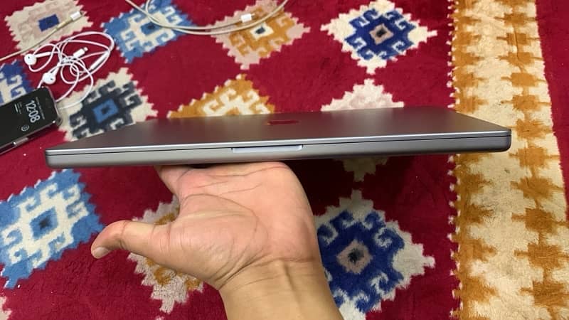 Macbook pro 16 inch M1 Pro 32gb ram 2021 6